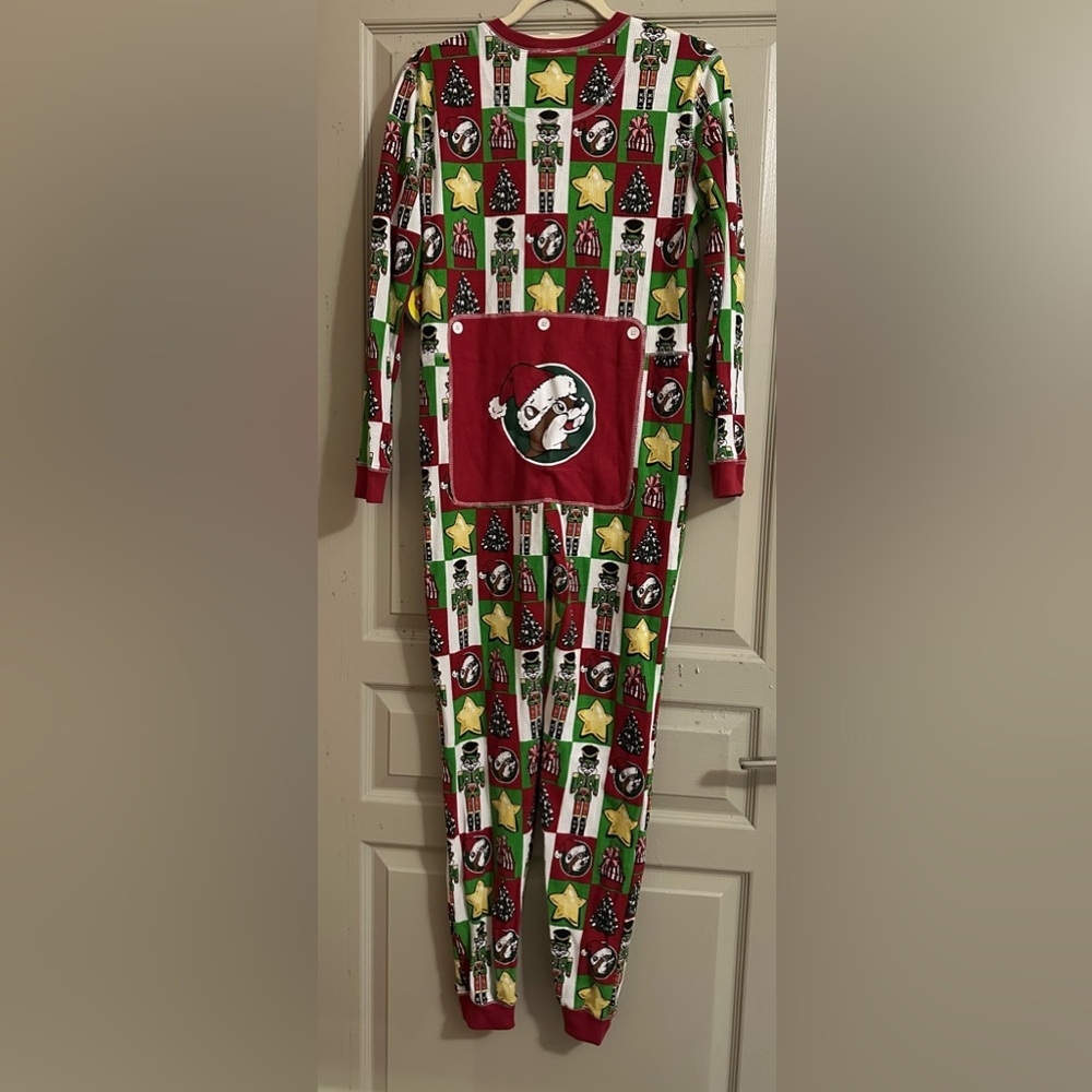 NWOT BUC-EE’S NUTCRACKER ONESIE PAJAMAS ADULT MEDIUM